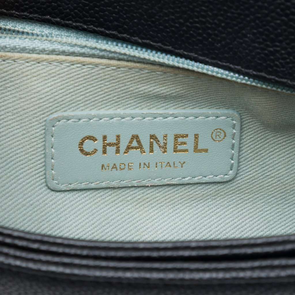 Chanel Paris Cuba Medium Quilted Caviar Thread Around Flap Black Leather Very good - Box View