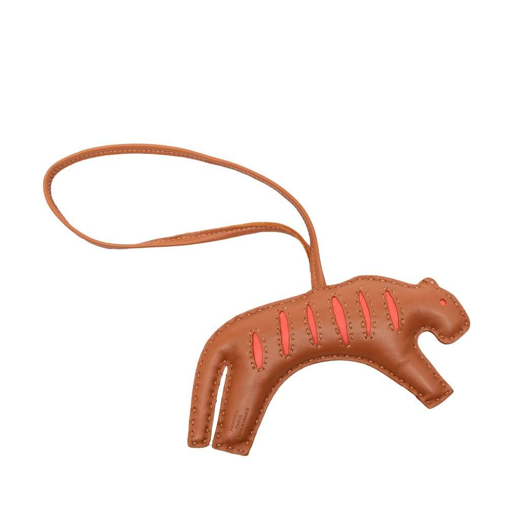 Hermès Milo Lambskin Rooroo Bico Tiger Bag Charm Brown Leather Very good condition - Back View