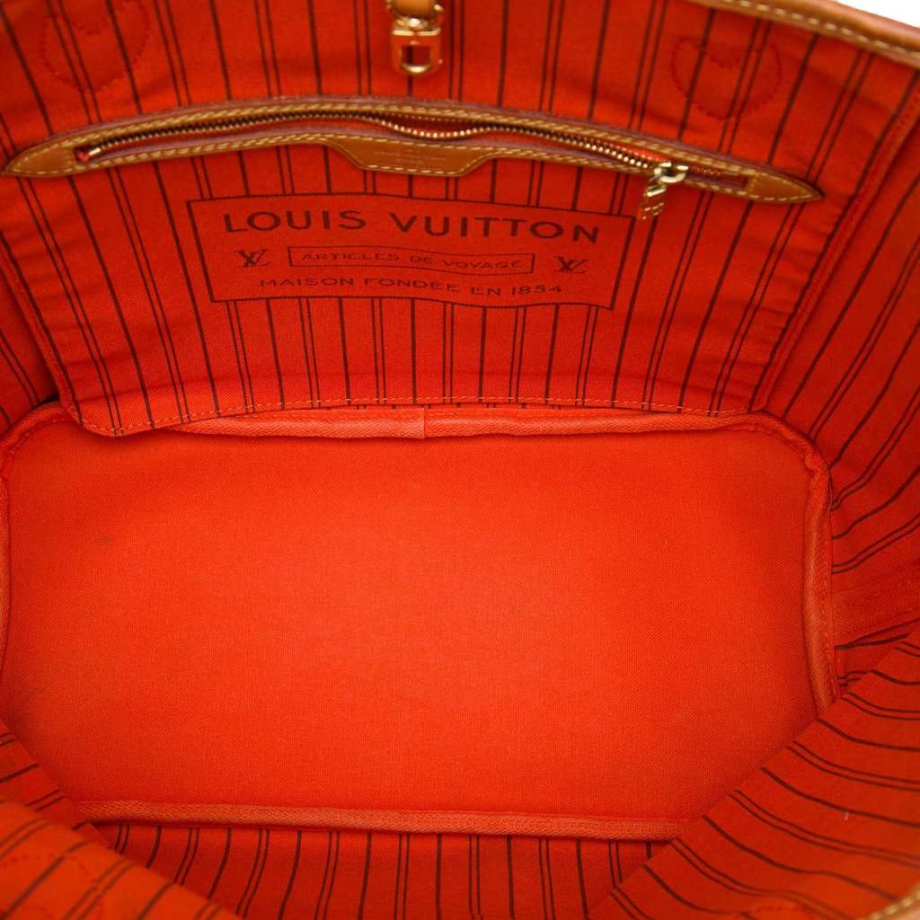 Louis Vuitton Monogram Neverfull MM Brown Very good - Model View