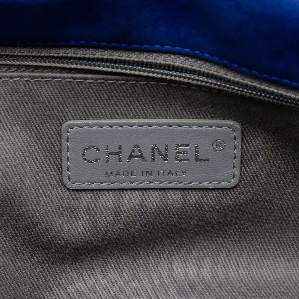 Chanel Small Iridescent Calfskin Diamond Stitch Chain Flap Blue Leather Very good - Box View