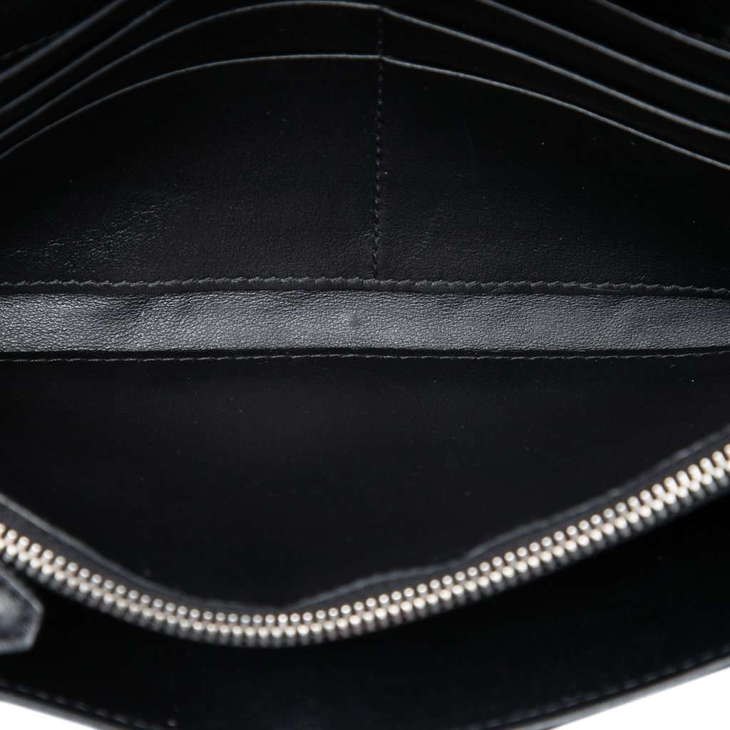 Prada Tessuto Grommet Wallet On Chain Black Very good - Model View