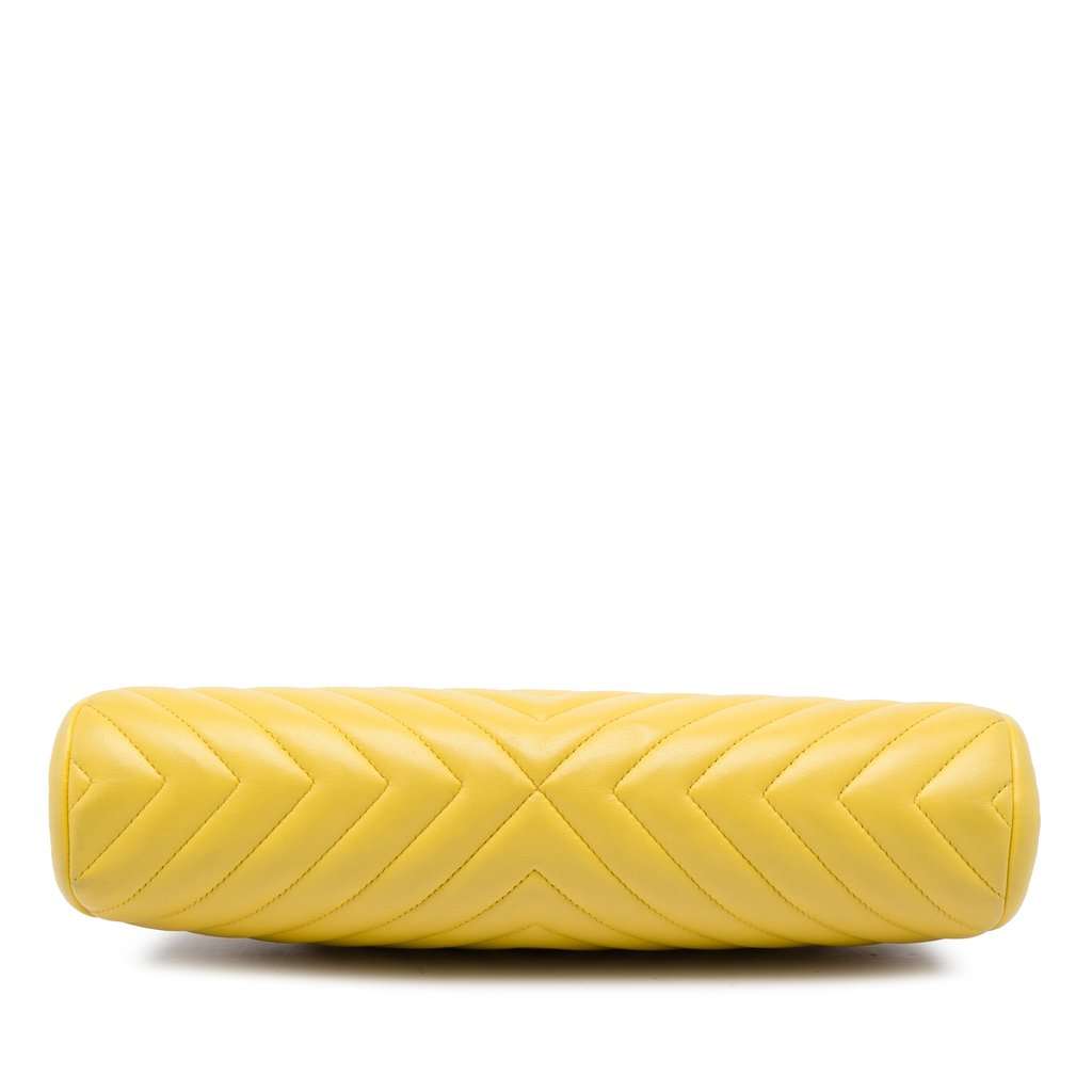 Chanel Chevron Lambskin Kisslock Clutch Yellow Leather Very good condition - Inside View