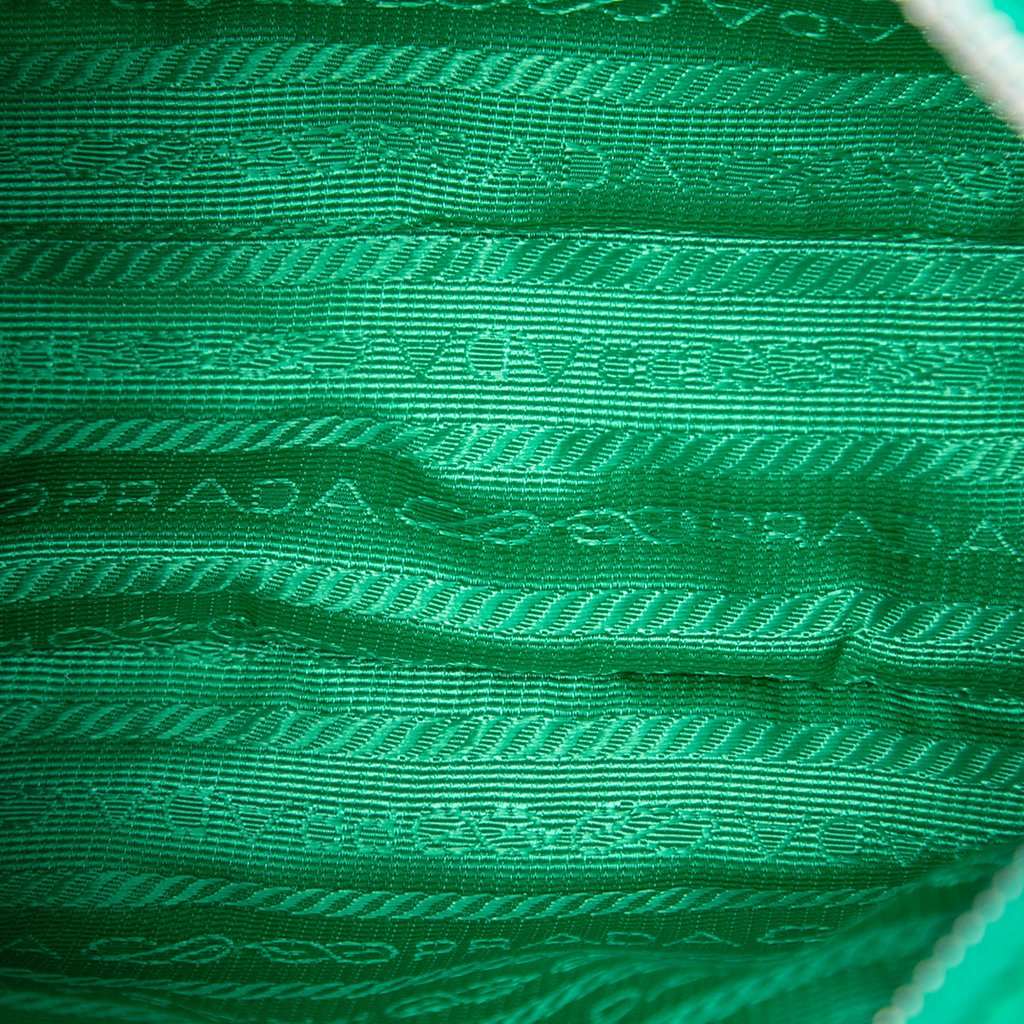 Prada Tessuto Gaufre Re Edition Shoulder Bag Green Very good condition - Model View