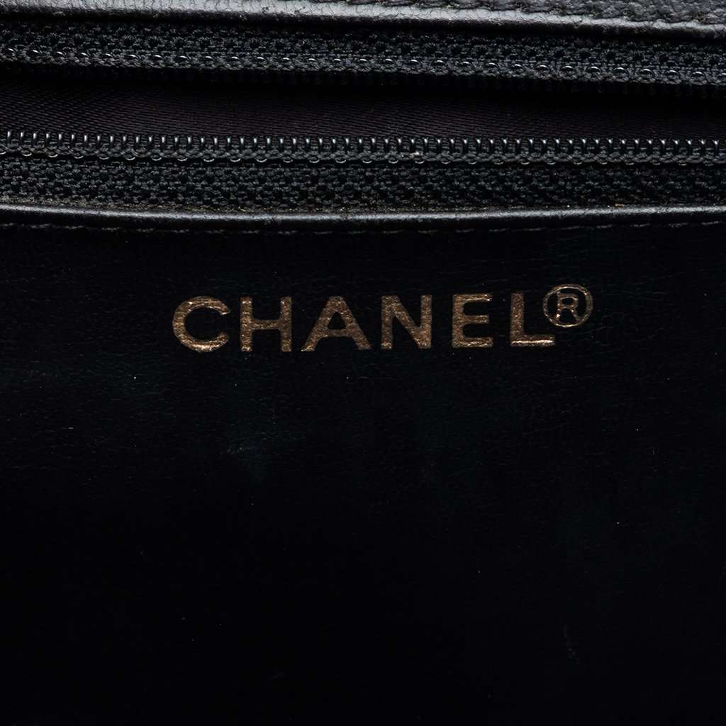 Chanel CC Caviar Turnlock Vanity Bag Black Leather Very good condition - Box View