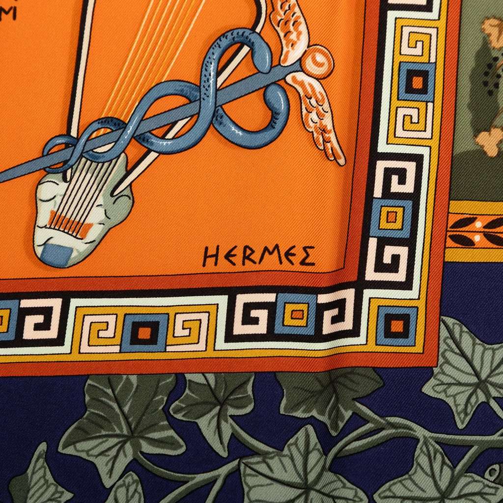 Hermès Musique des Dieux Silk Scarf 90 Green Very good condition - Back View
