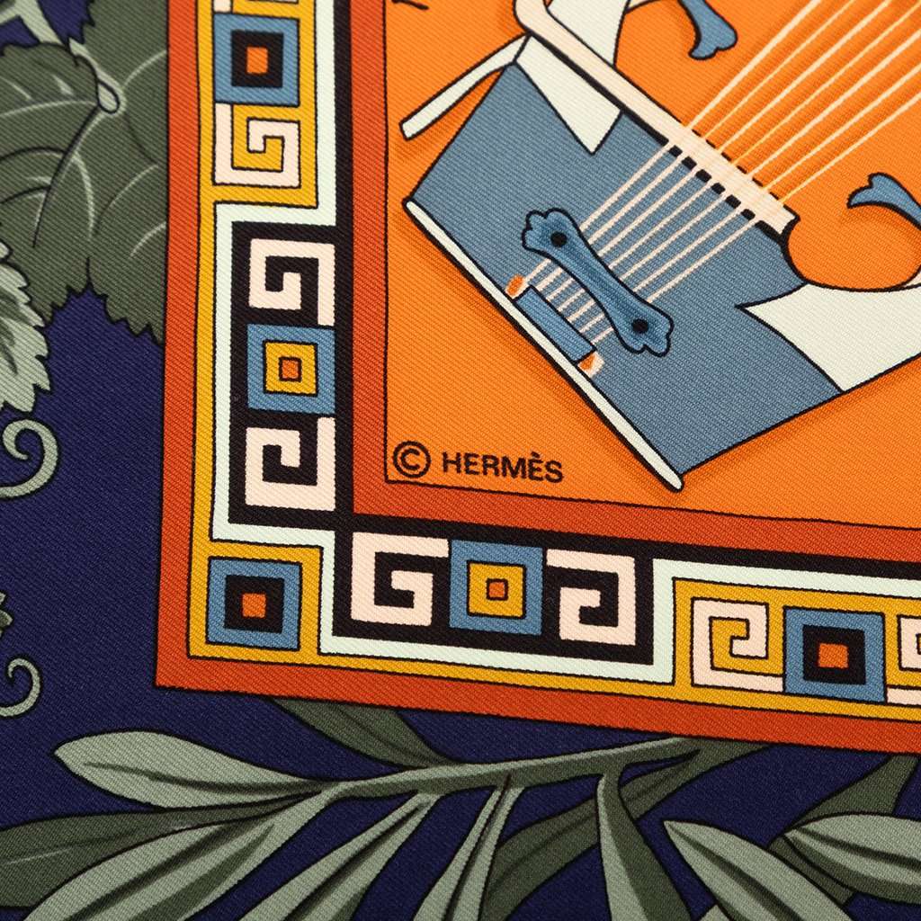 Hermès Musique des Dieux Silk Scarf 90 Green Very good condition - Box View