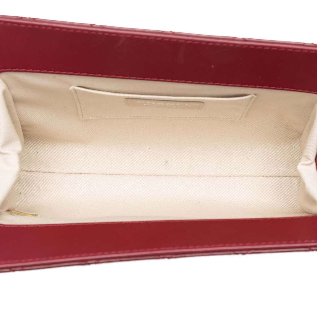 Chanel CC Quilted Patent Timeless Clutch Red Leather Very good condition - Model View