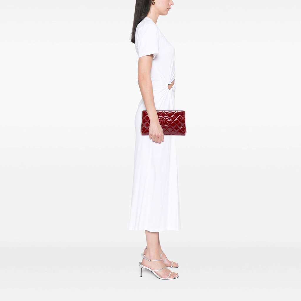 Chanel CC Quilted Patent Timeless Clutch Red Leather Very good condition - Box View