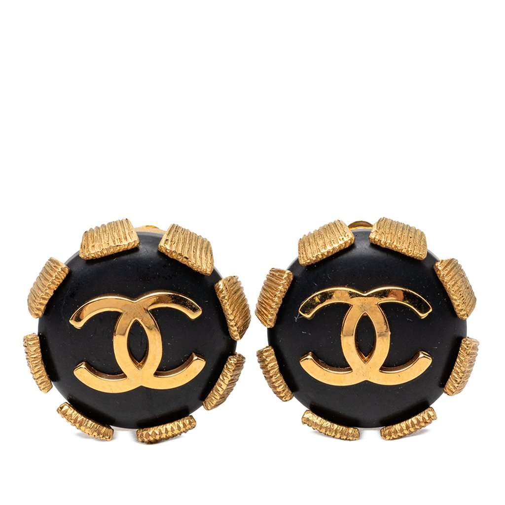 Chanel CC Gold Plated and Resin Round Clip On Earrings Gold Metal Very good condition - Front View