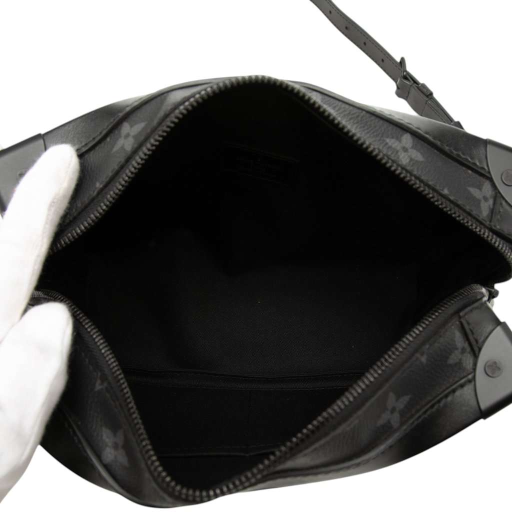 Louis Vuitton Monogram Eclipse Soft Trunk Black Very good condition - Model View