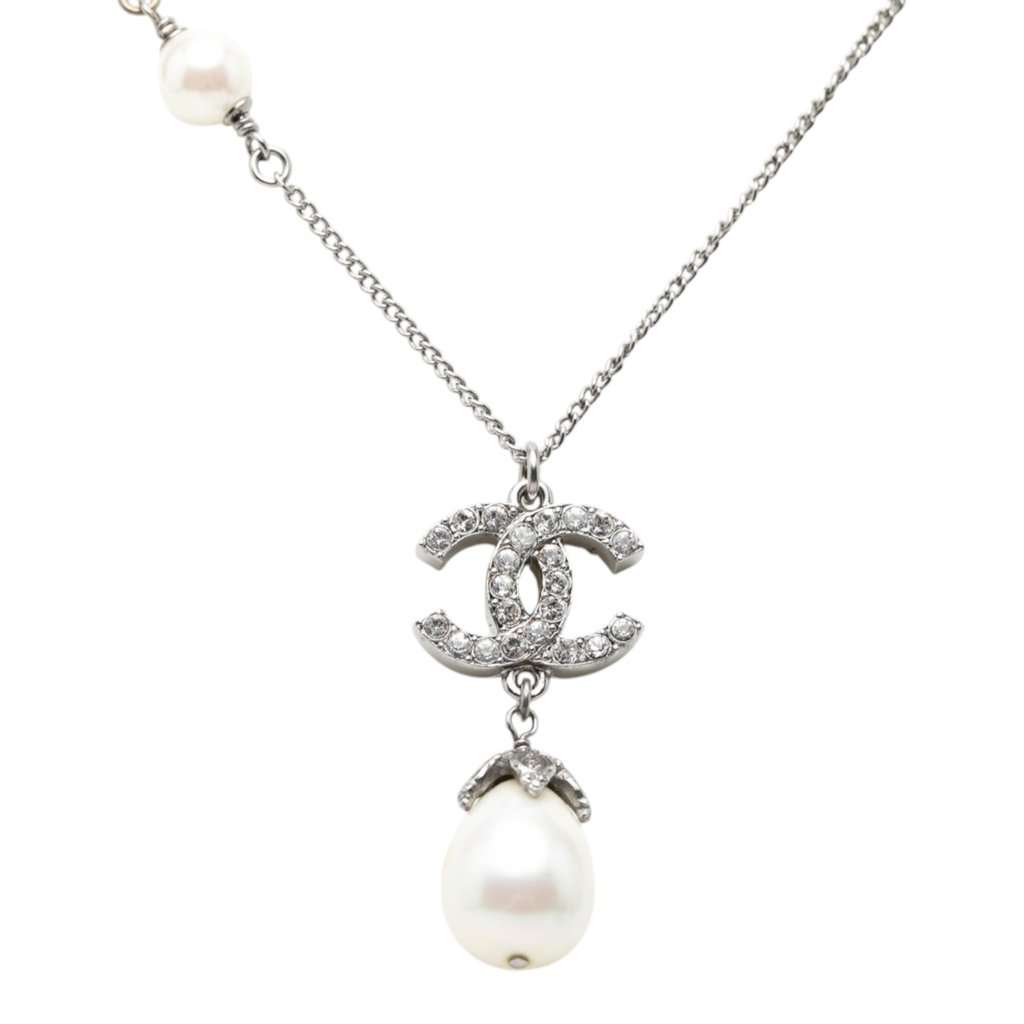 Chanel CC Brass Strass Faux Pearl Pendant Necklace Silver Metal Very good condition - Back View