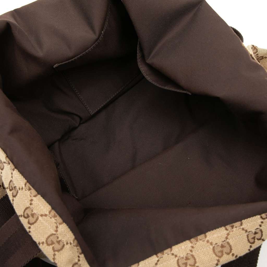 Gucci GG Canvas Tote Beige Very good condition - Model View