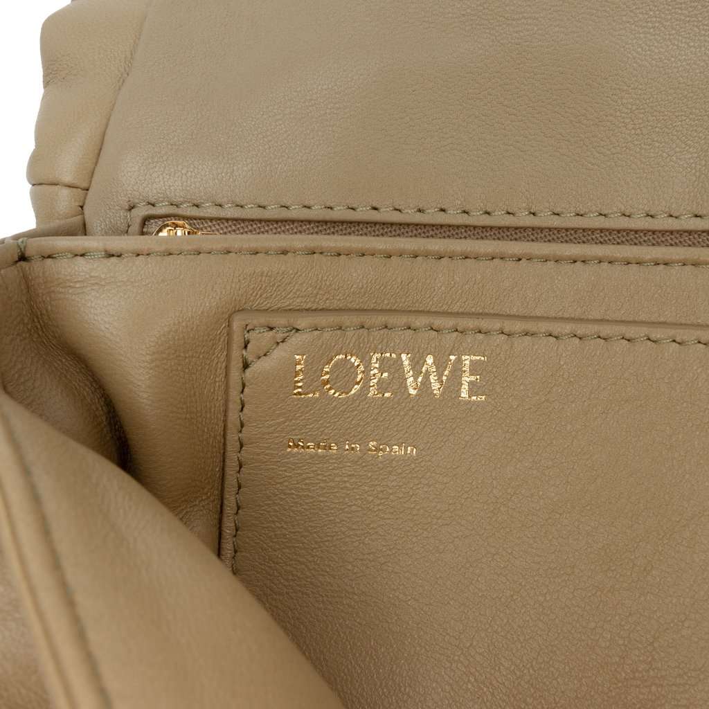 LOEWE Shiny Lambskin Goya Puffer Chain Bag Beige Leather Good condition - Box View