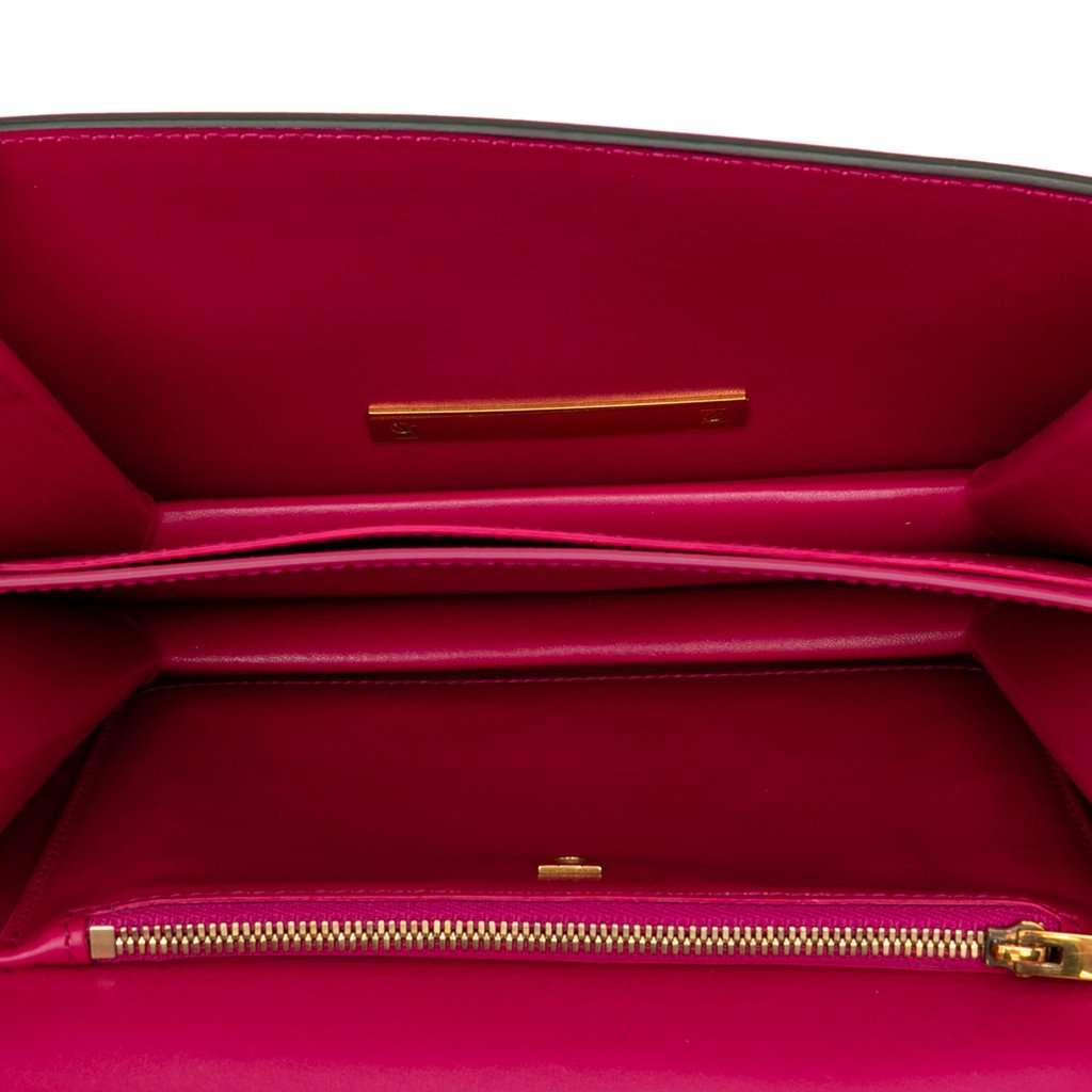 Ferragamo Calfskin Gancini Joanne Crossbody Pink Leather Very good condition - Model View