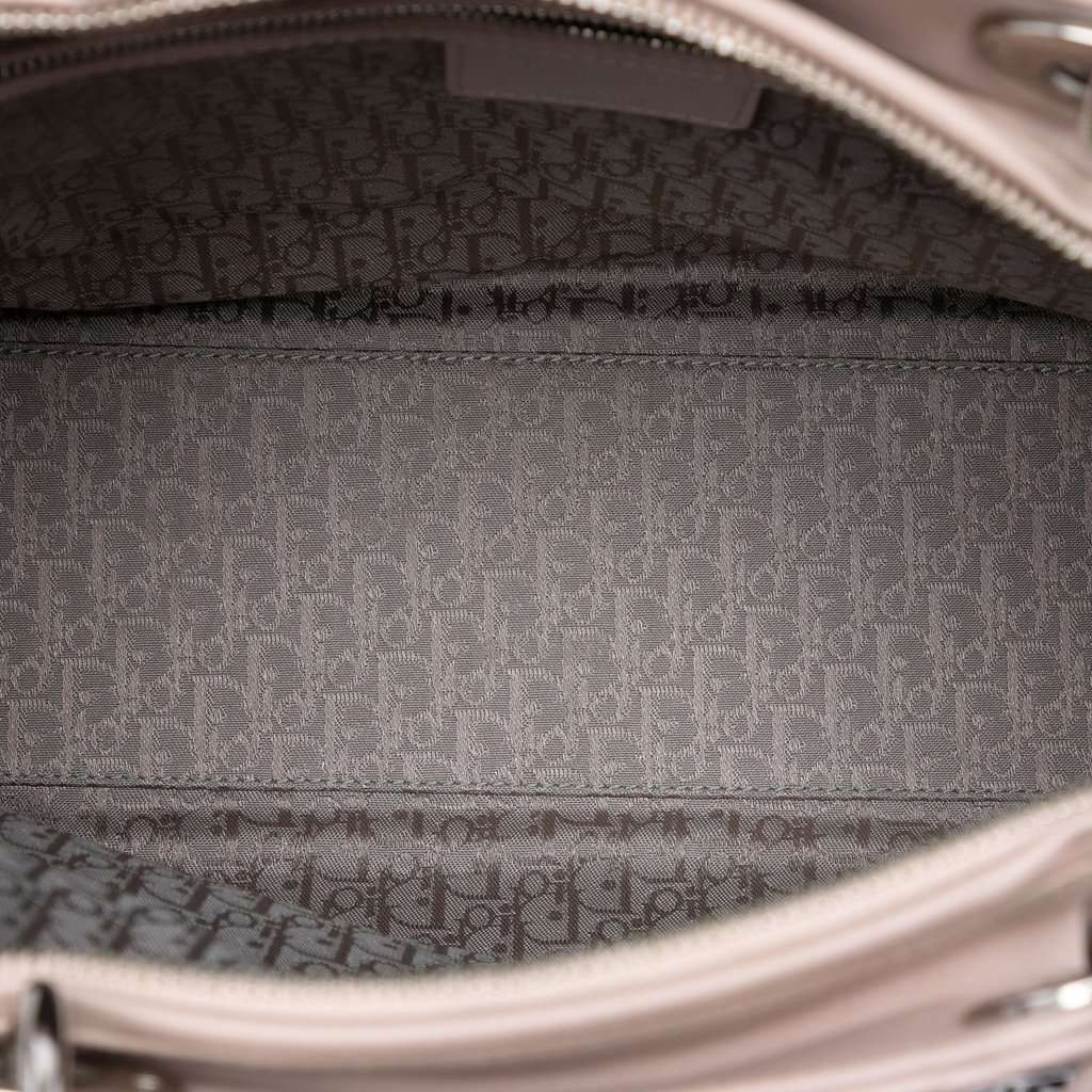 Dior Large Lambskin Cannage Lady Dior Pink Leather Very good condition - Model View
