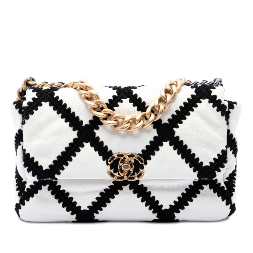 Chanel Large Crochet Calfskin 19 Flap White Leather Very good condition - Front View
