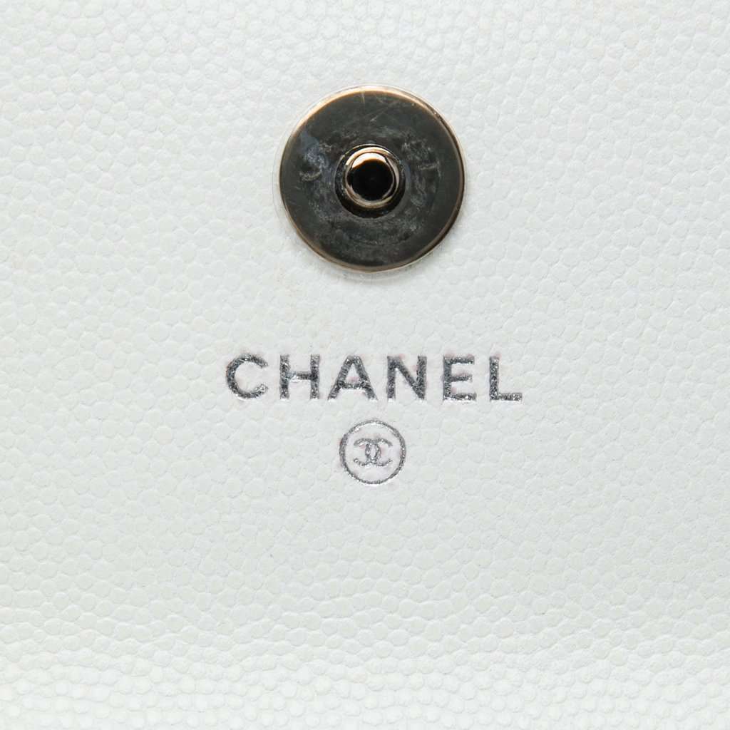Chanel Quilted Caviar My Everything Belt Bag White Leather Very good condition - Box View