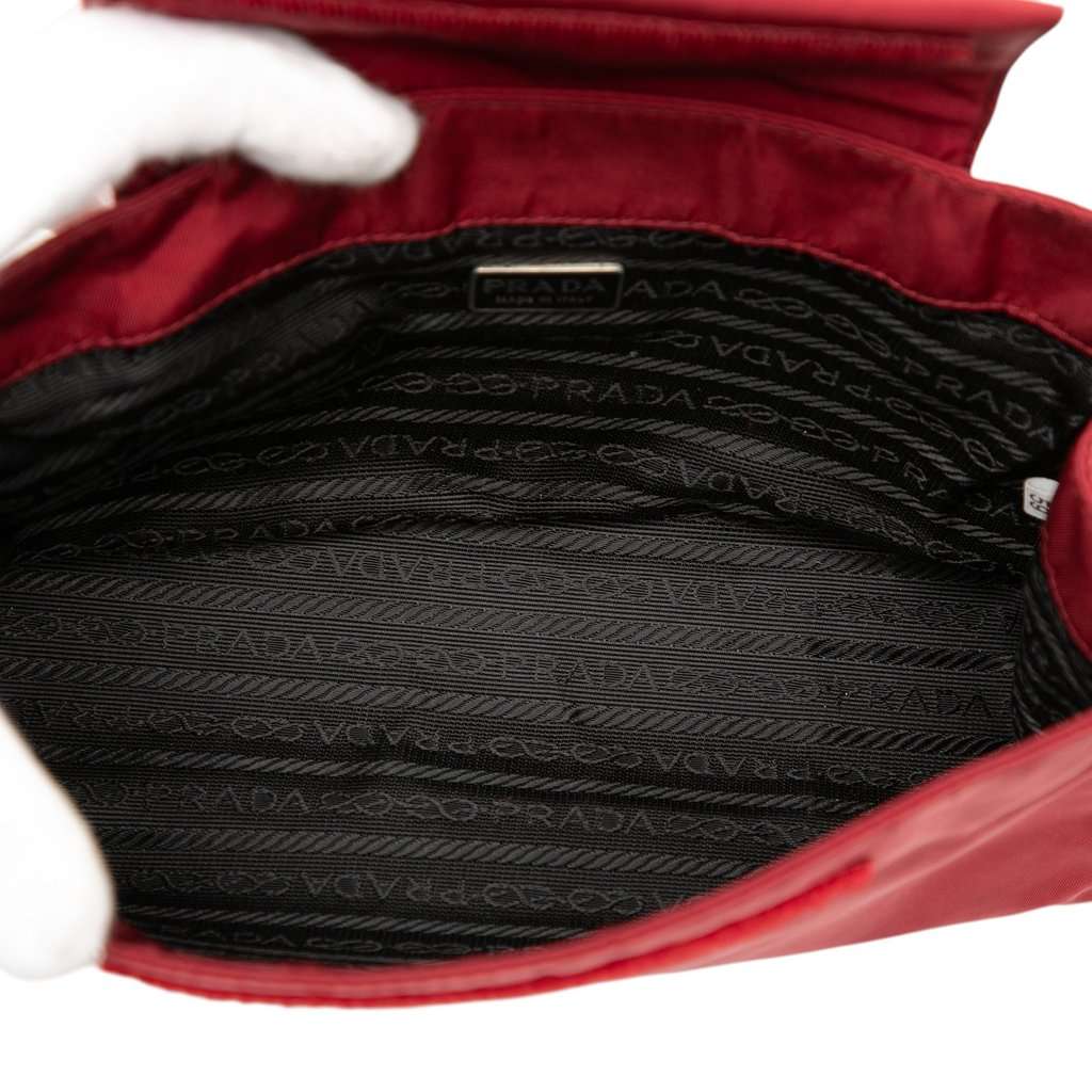 Prada Tessuto Pouch Red Very good condition - Model View