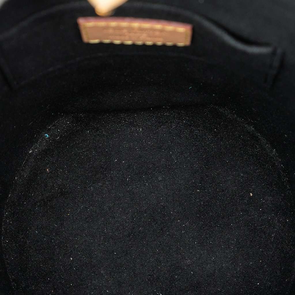 Louis Vuitton Monogram Duffle Bucket Bag Brown Very good condition - Model View