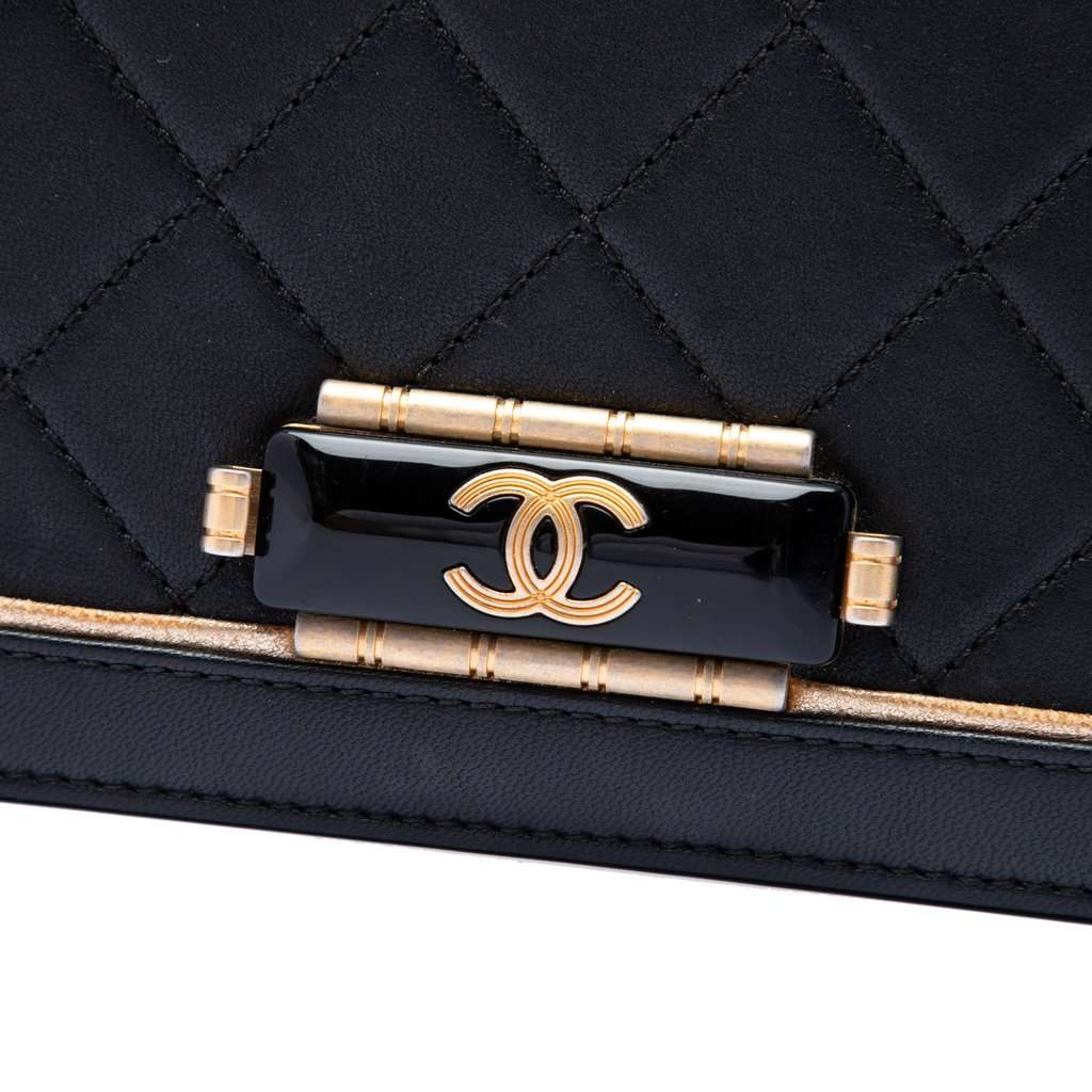 Chanel Quilted Calfskin Octagon CC Clasp Flap Black Leather Very good condition - Box View