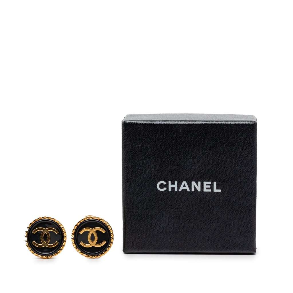 Chanel CC Gold Plated and Enamel Round Clip On Earrings Gold Metal Very good condition - Model View