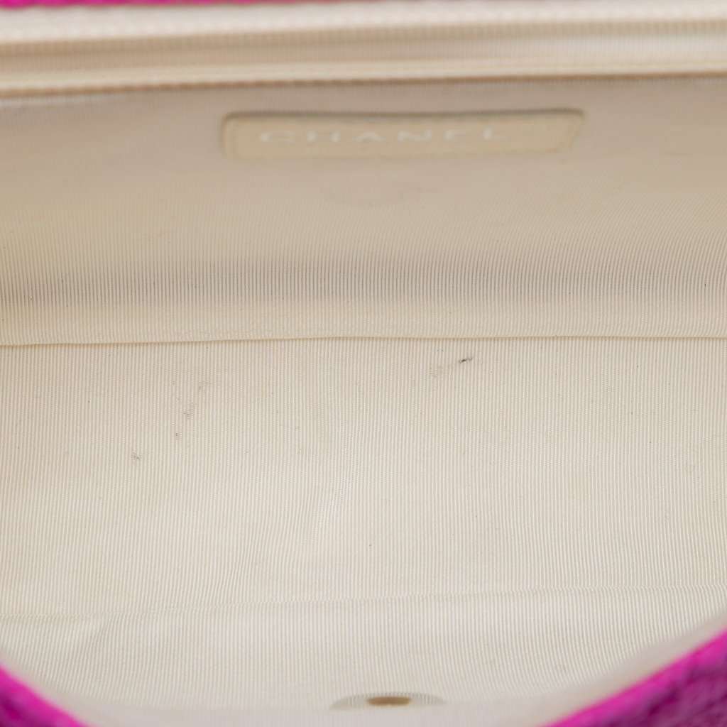 Chanel Medium Classic Mesh Single Flap Pink Very good - Model View