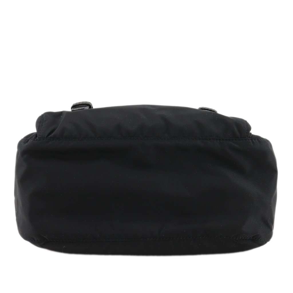 Prada Saffiano Trimmed Re Nylon Zip Double Buckle Messenger Bag Black Very good - Model View