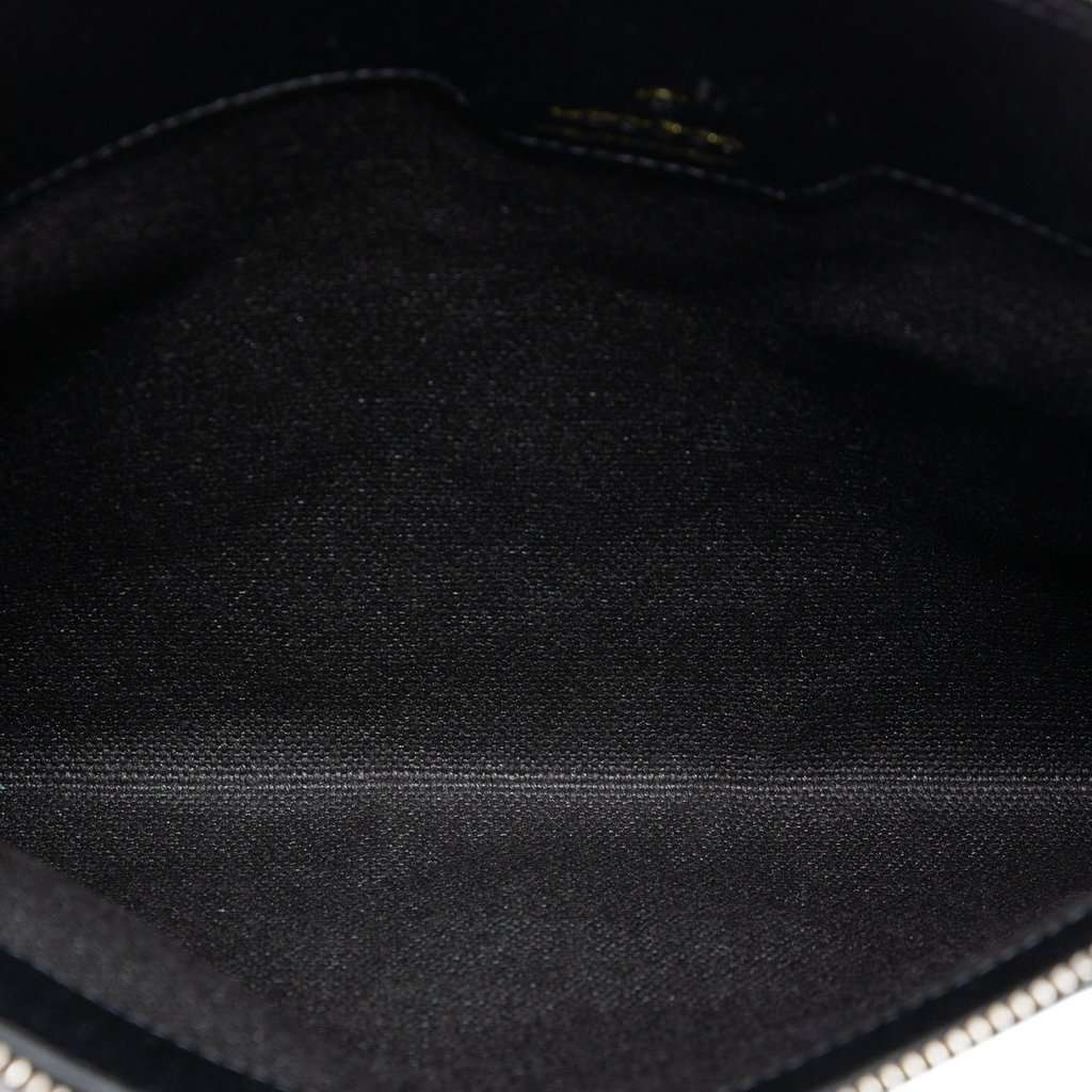 Gucci Jumbo GG Canvas Geometric Print Clutch Black Very good condition - Model View