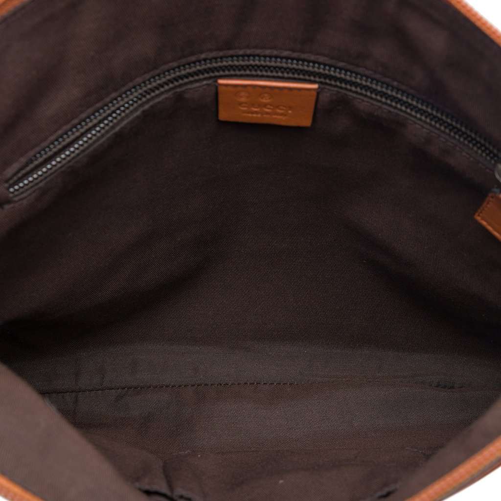Gucci Guccissima Flat Messenger Bag Brown Leather Very good - Model View
