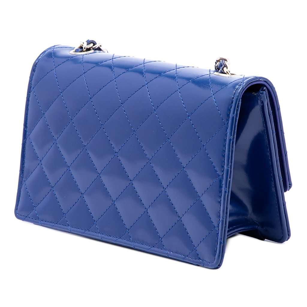 Chanel CC Quilted Patent Single Flap Blue Leather Very good condition - Back View