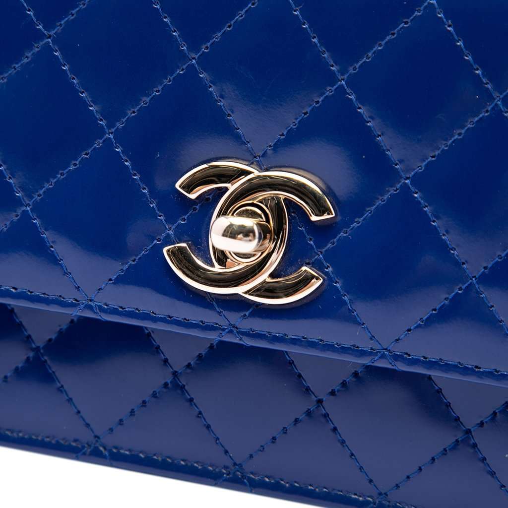 Chanel CC Quilted Patent Single Flap Blue Leather Very good condition - Box View