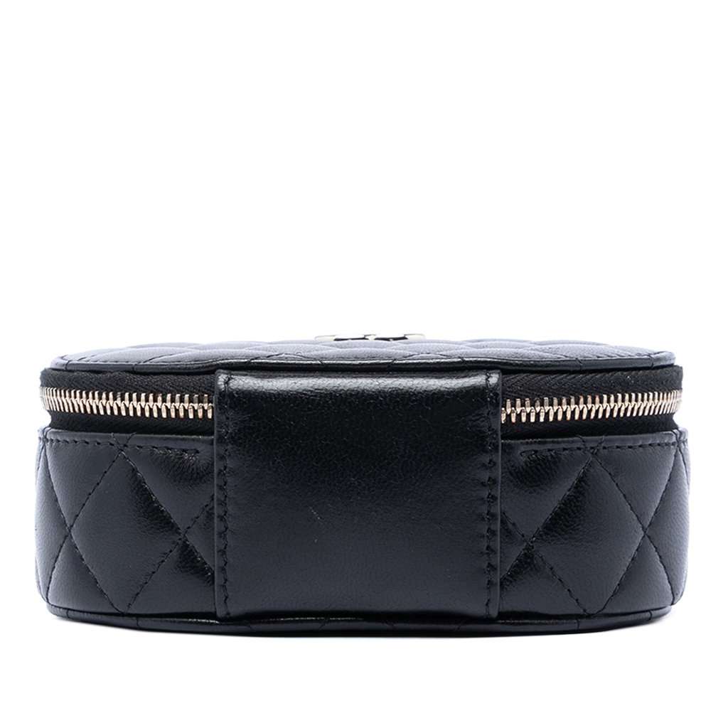 Chanel CC Quilted Lambskin Oval Top Handle Clutch Black Leather Very good condition - Inside View