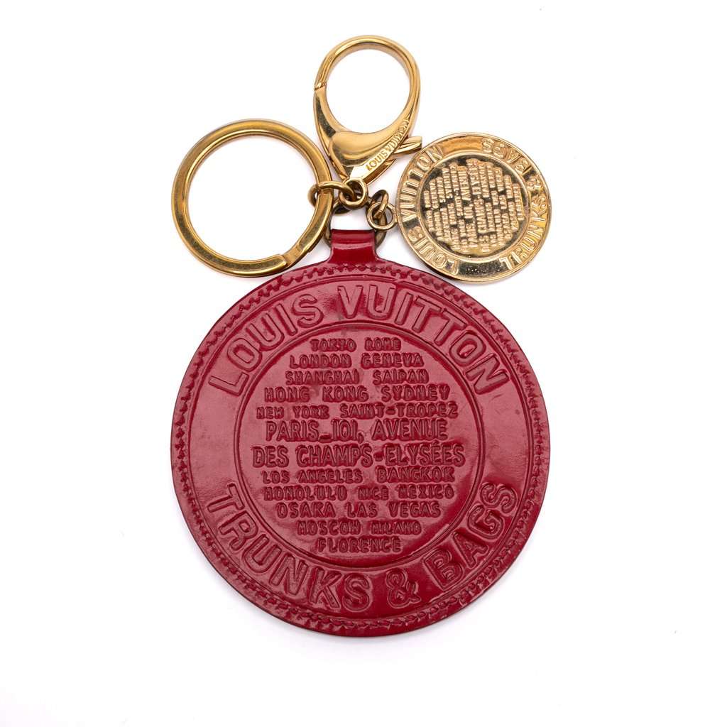 Louis Vuitton Vernis Trunks and Bags Key Chain Red Leather Very good - Model View