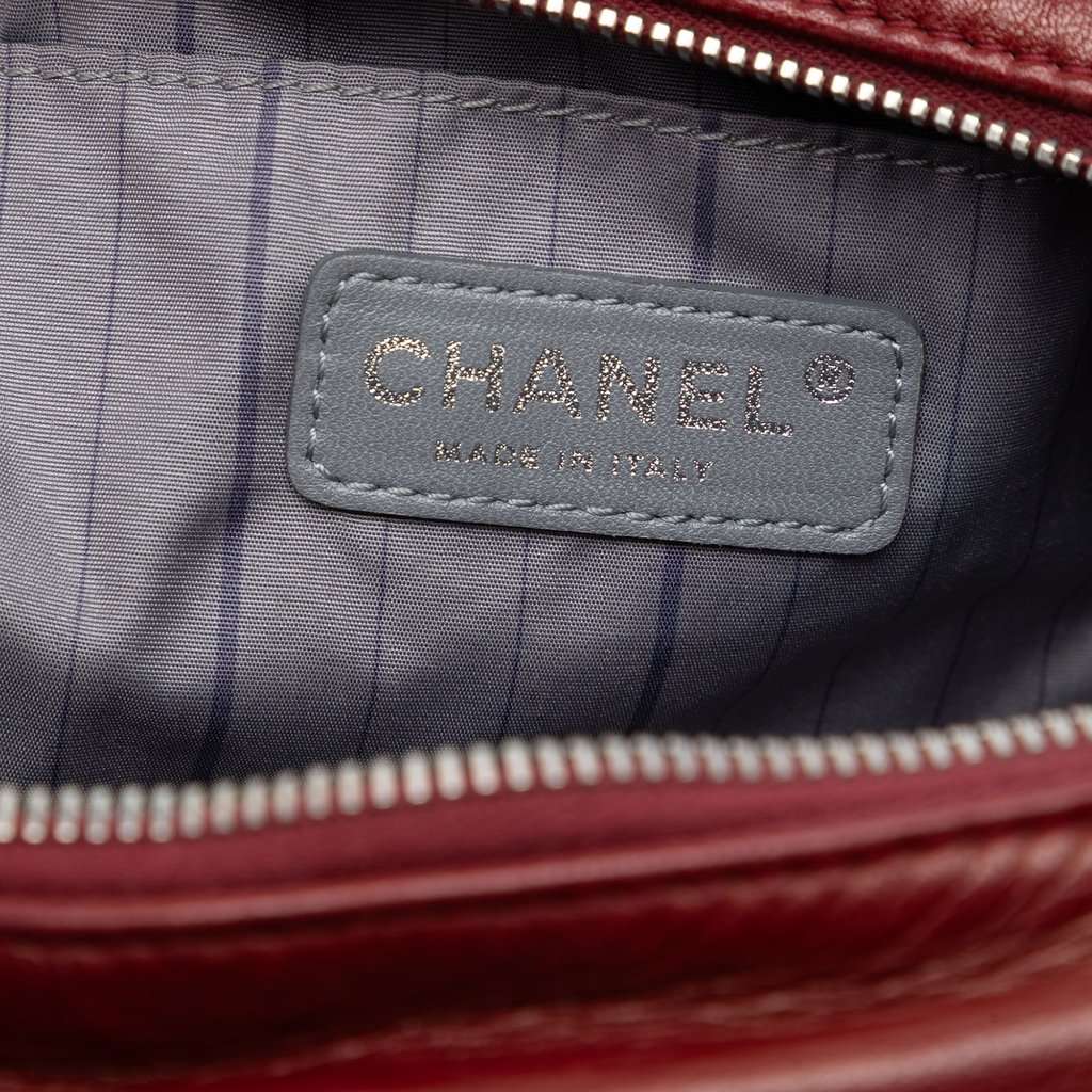 Chanel CC Quilted Lambskin Camera Bag Red Leather Very good condition - Box View