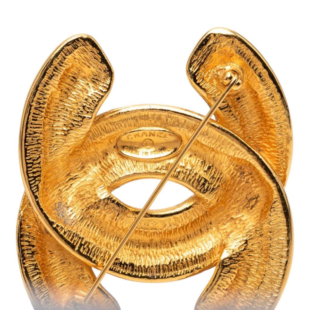 Chanel CC Gold Plated Quilted Brooch Gold Metal Very good condition - Inside View