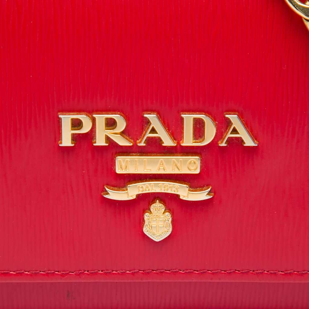 Prada Vitello Move Wallet on Chain Red Leather Very good - Box View