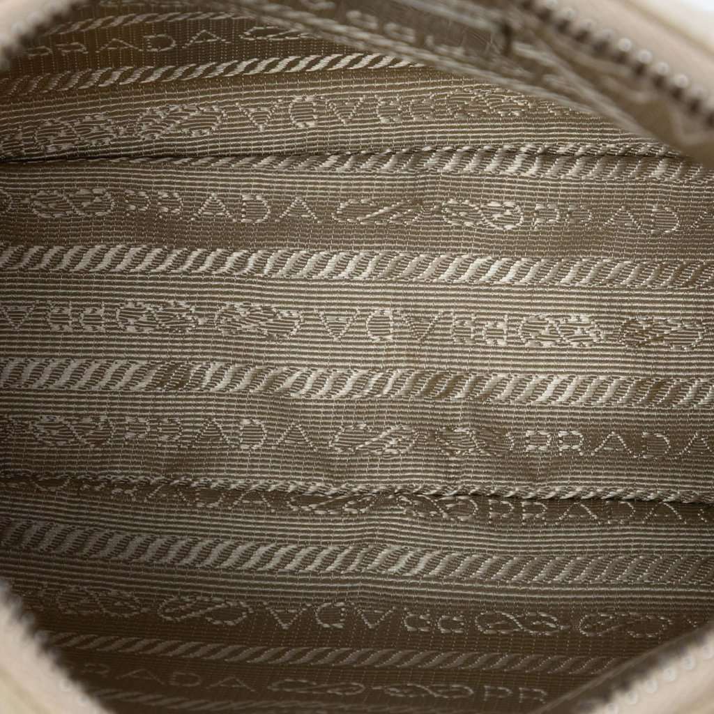 Prada Re Nylon Re Edition 2005 Shoulder Bag Beige Very good condition - Model View