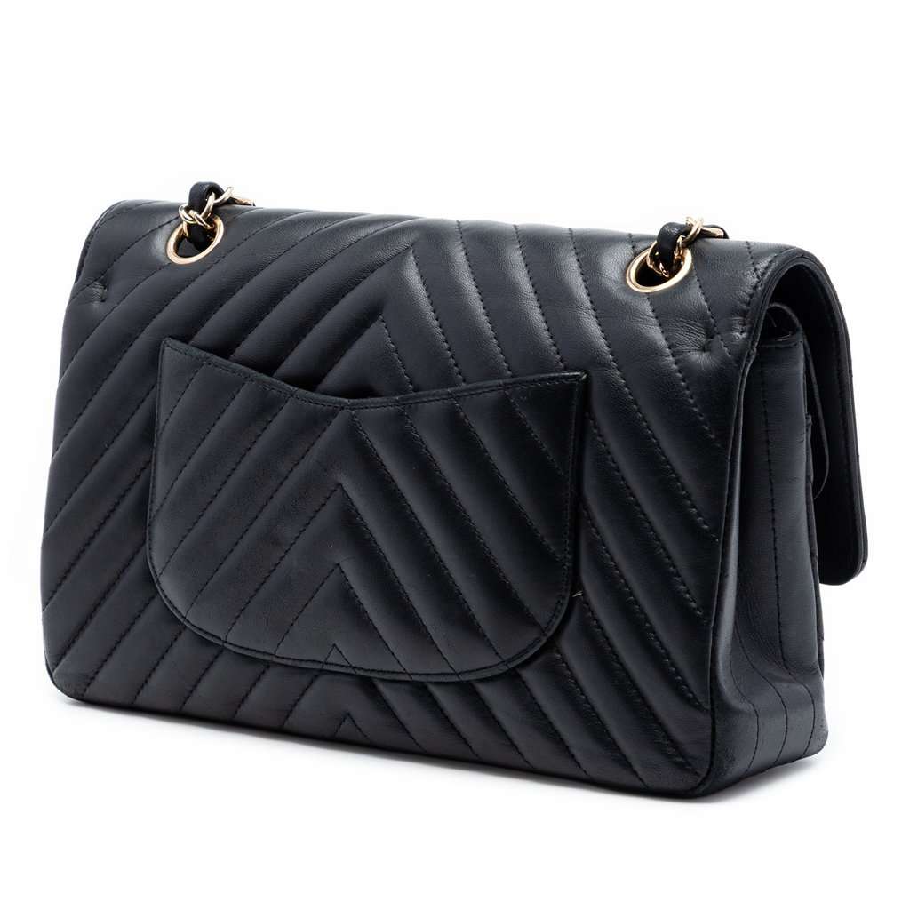 Chanel Medium Classic Chevron Lambskin Double Flap Black Leather Very good condition - Back View