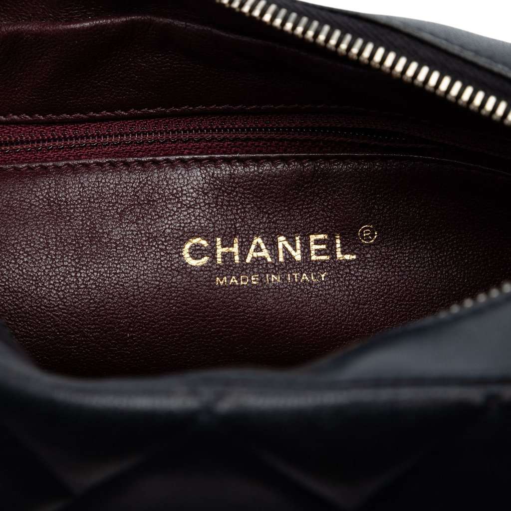Chanel CC Quilted Lambskin Diamond Camera Bag Black Leather Very good condition - Box View