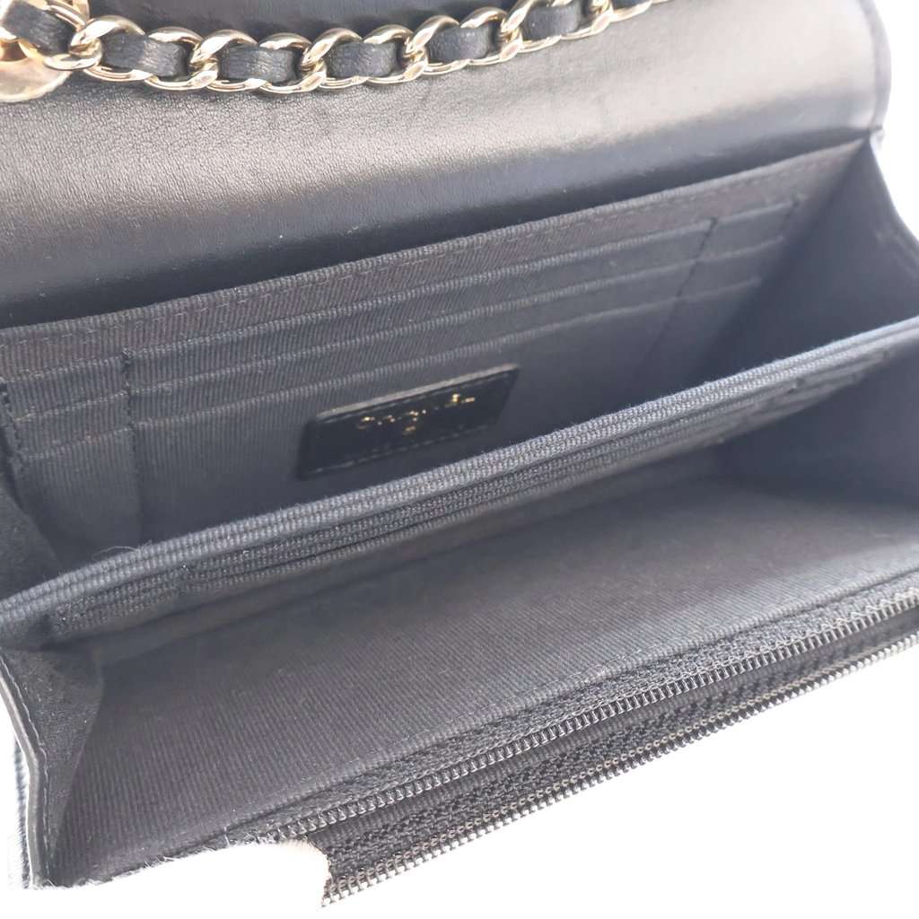 Chanel Mini Quilted Lambskin Trendy CC Wallet On Chain Black Leather Very good - Model View