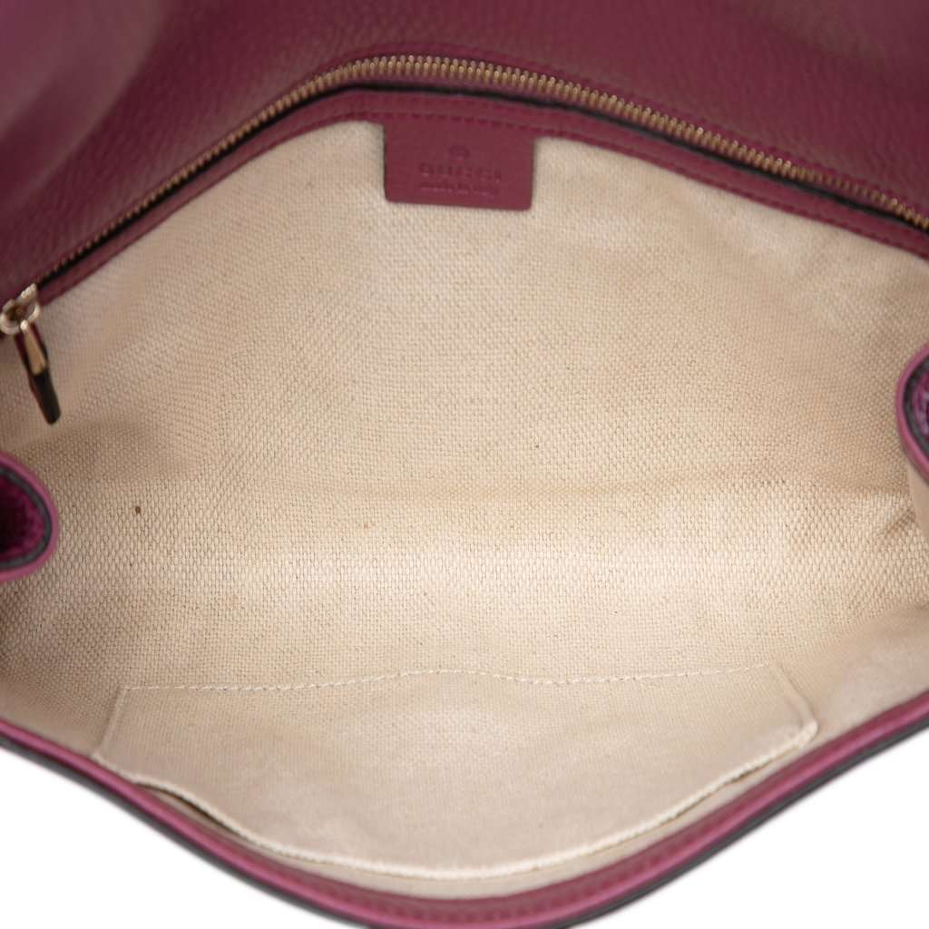Gucci Leather Soho Disco Clutch Pink Leather Very good - Model View
