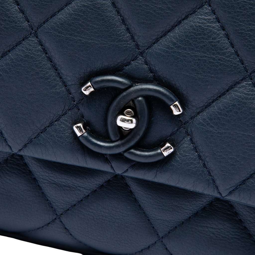 Chanel Quilted Calfskin Frame in Chain Flap Blue Leather Very good - Box View