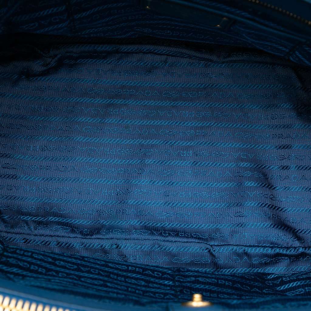 Prada Vitello Daino Double Zip Convertible Tote Blue Leather Very good condition - Model View