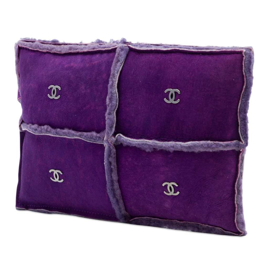 Chanel CC Suede and Shearling Clutch Purple Leather Very good - Back View