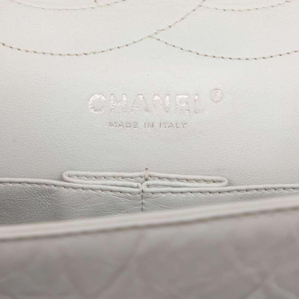 Chanel Quilted Aged Calfskin Reissue 2.55 Double Flap 227 White Leather Good condition - Box View