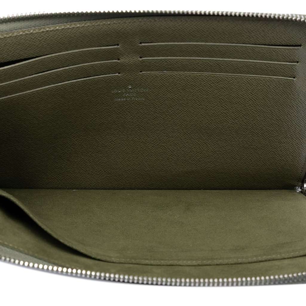 Louis Vuitton Epi Pochette Jour PM Brown Leather Very good - Model View