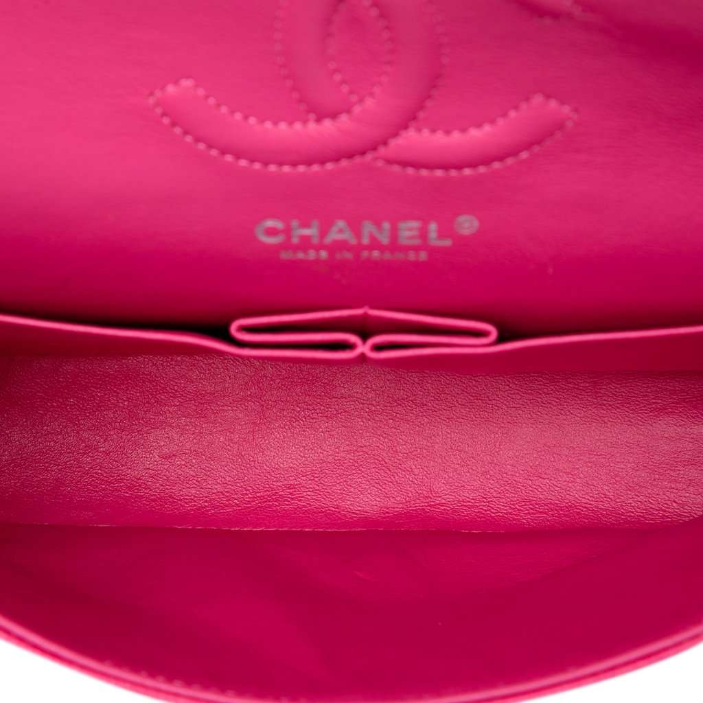 Chanel Medium Classic Caviar Double Flap Pink Leather Very good - Model View