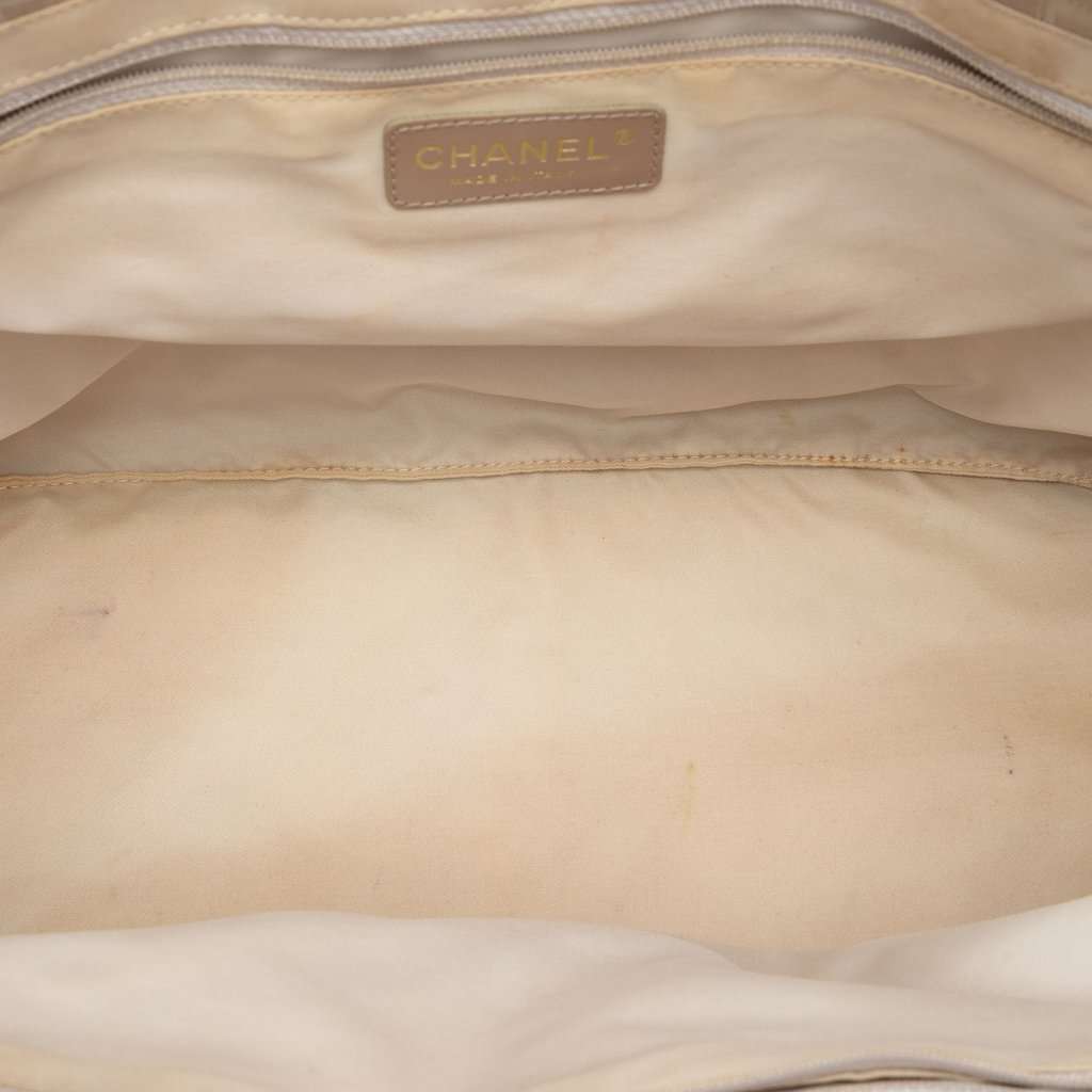 Chanel New Travel Line Nylon Tote Beige Very good condition - Model View
