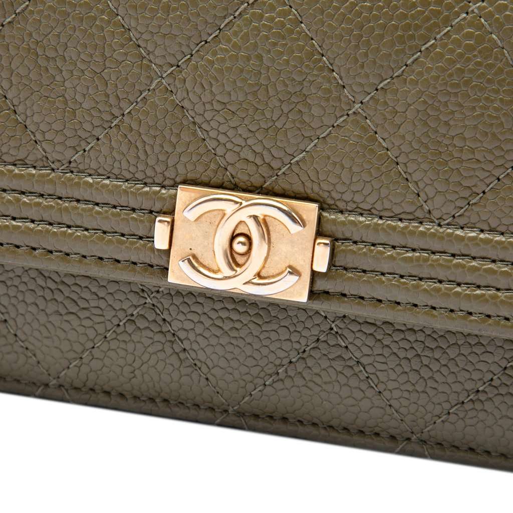 Chanel Quilted Caviar Boy Wallet on Chain Green Leather Very good condition - Box View