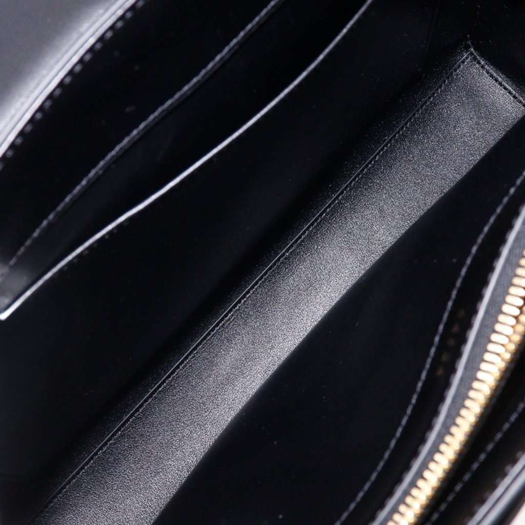 Celine Medium Calfskin Classique 16 Top Handle Bag Black Leather Very good condition - Model View